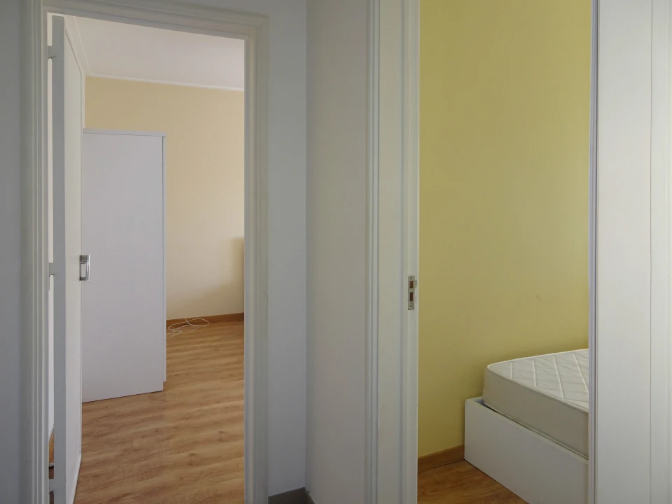 Apartamento T4 para Arrendamento em Sé Nova, Santa Cruz, Almedina e São Bartolomeu Foto 6