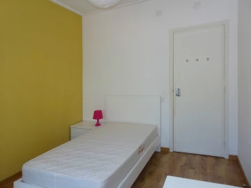 Apartamento T4 para Arrendamento em Sé Nova, Santa Cruz, Almedina e São Bartolomeu
