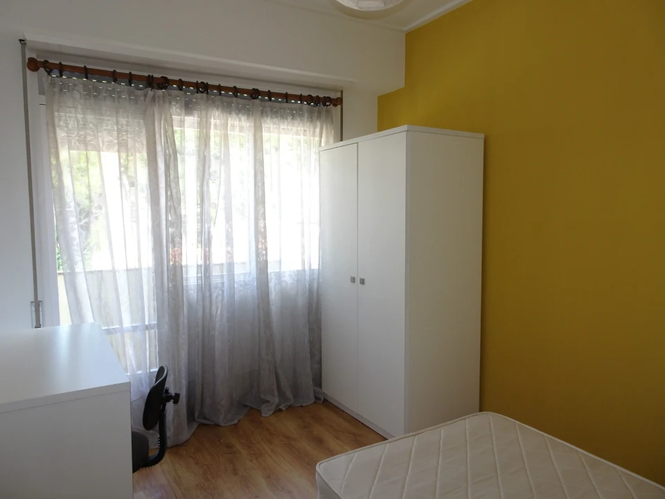 Apartamento T4 para Arrendamento em Sé Nova, Santa Cruz, Almedina e São Bartolomeu Foto 8