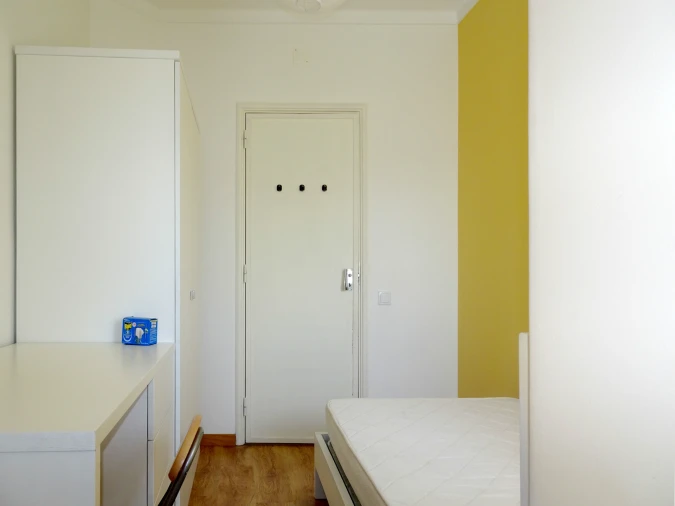 Apartamento T4 para Arrendamento em Sé Nova, Santa Cruz, Almedina e São Bartolomeu Foto 4