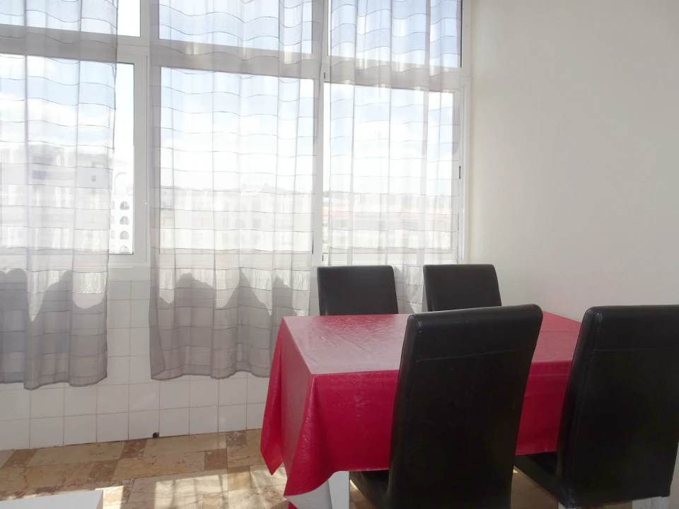 Apartamento T4 para Arrendamento em Sé Nova, Santa Cruz, Almedina e São Bartolomeu Foto 11