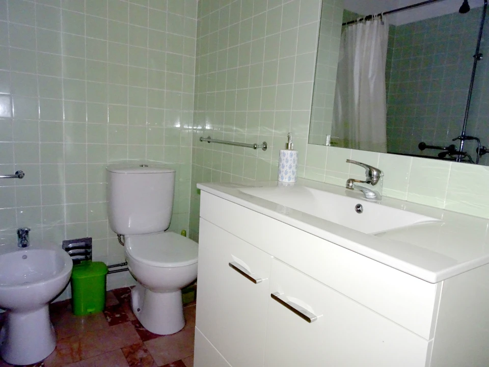 Apartamento T4 para Arrendamento em Sé Nova, Santa Cruz, Almedina e São Bartolomeu Foto 16