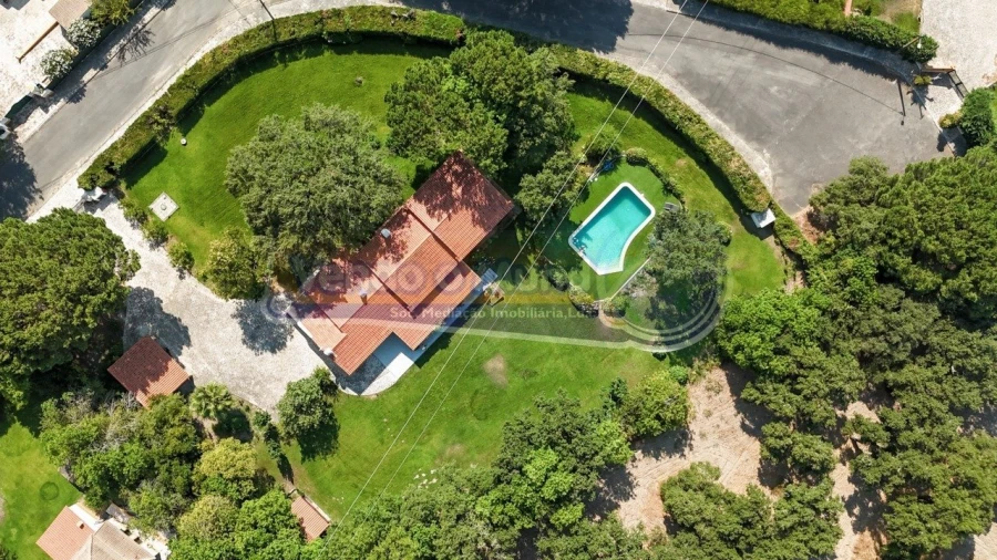 Moradia T4 para Venda em Santo Estêvão