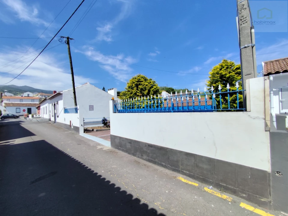 Moradia T2 para Venda em Lomba da Fazenda Foto 3