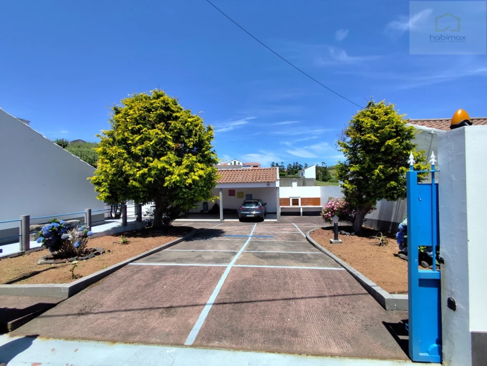 Moradia T2 para Venda em Lomba da Fazenda Foto 4