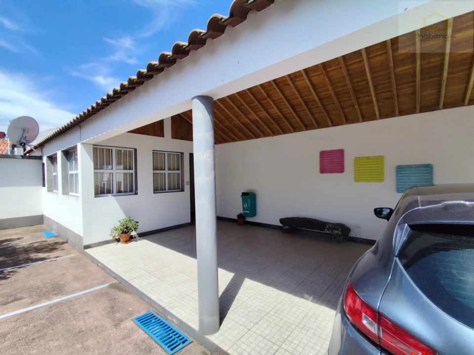 Moradia T2 para Venda em Lomba da Fazenda Foto 10