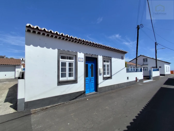 Moradia T2 para Venda em Lomba da Fazenda Foto 1