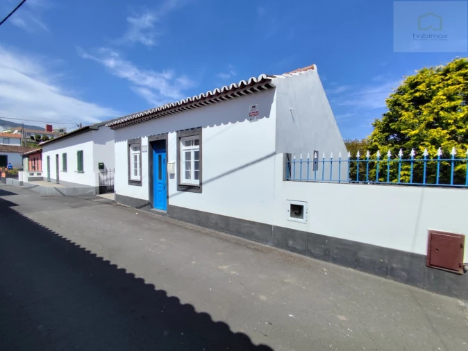 Moradia T2 para Venda em Lomba da Fazenda Foto 2