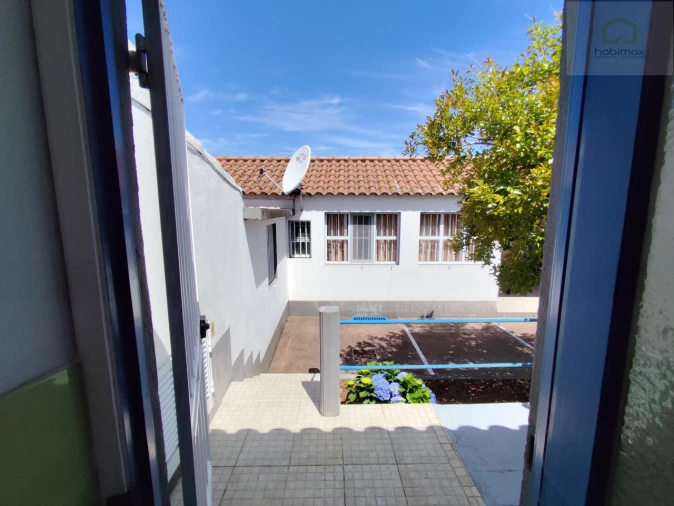 Moradia T2 para Venda em Lomba da Fazenda Foto 17