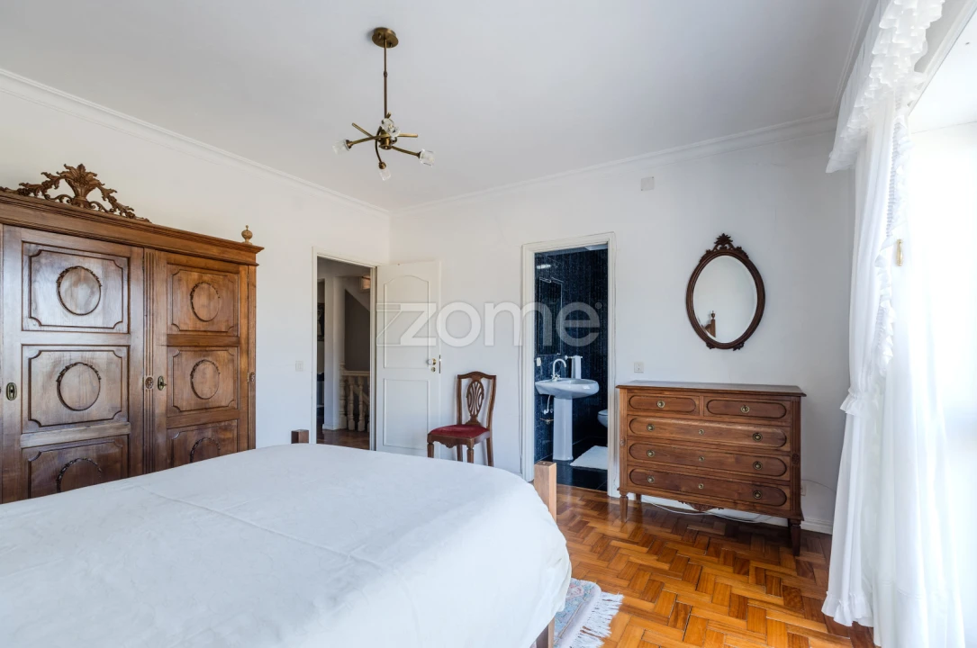 Moradia T5 para Venda em Antas e Abade de Vermoim Foto 5