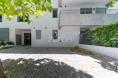 Apartamento T4 para Venda em Carcavelos e Parede