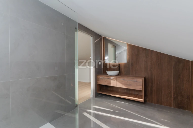 Apartamento T4 para Venda em Carcavelos e Parede Foto 5