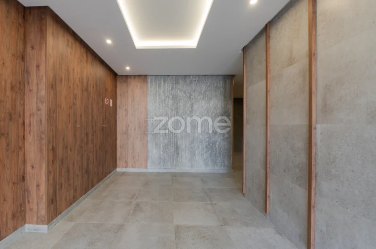 Apartamento T4 para Venda em Carcavelos e Parede Foto 17