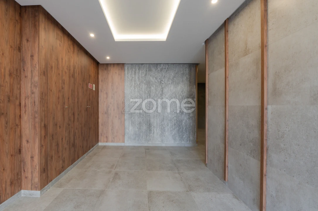 Apartamento T4 para Venda em Carcavelos e Parede Foto 17