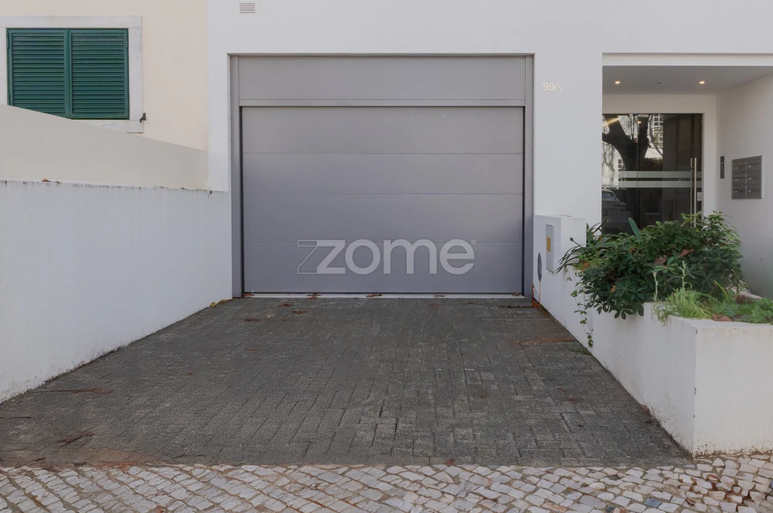 Apartamento T4 para Venda em Carcavelos e Parede Foto 19