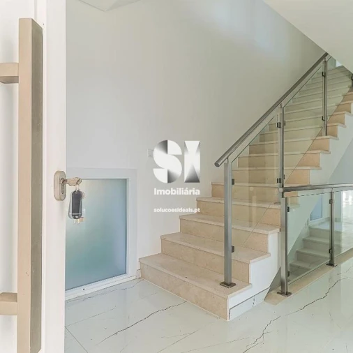 Moradia T4 para Venda em Antuzede e Vil de Matos Foto 6