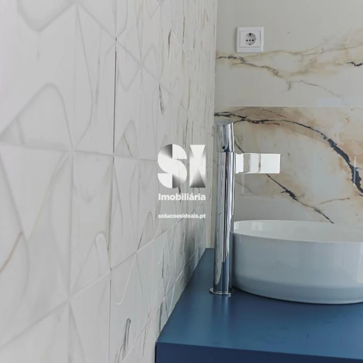 Moradia T4 para Venda em Antuzede e Vil de Matos Foto 17