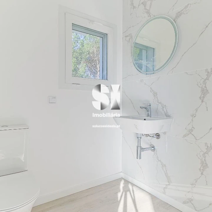 Moradia T4 para Venda em Antuzede e Vil de Matos Foto 23