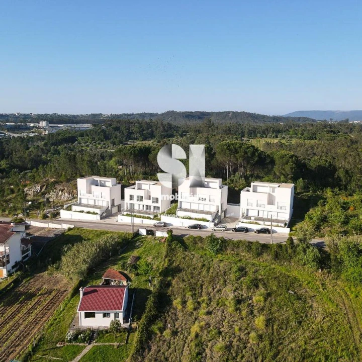 Moradia T4 para Venda em Antuzede e Vil de Matos Foto 26