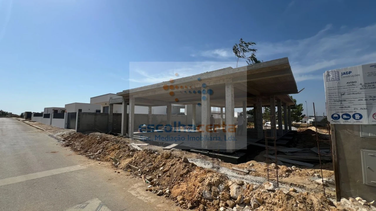 Moradia T3 para Venda em Quinta do Anjo Foto 2