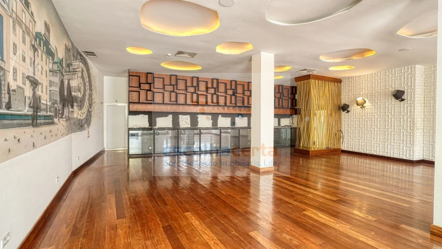 Loja para Venda em Santo António Foto 9