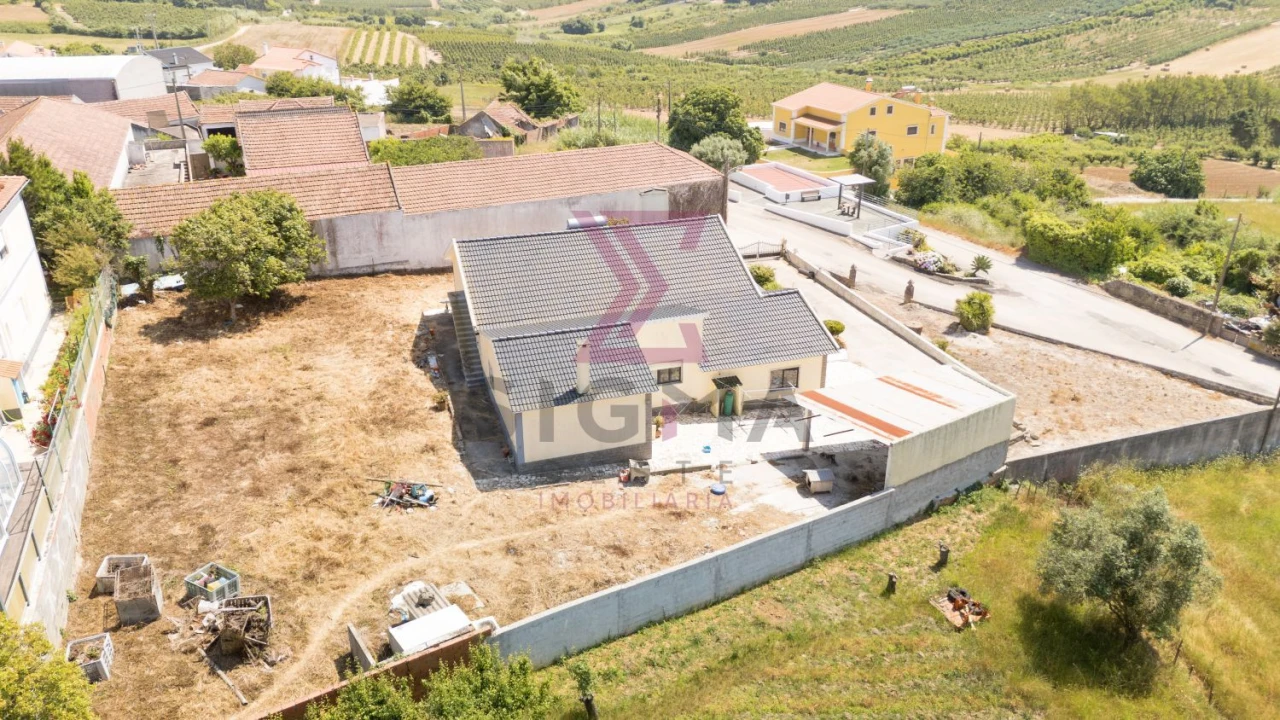 Moradia T3 para Venda em Roliça Foto 59