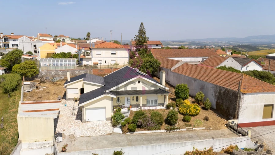 Moradia T3 para Venda em Roliça Foto 2