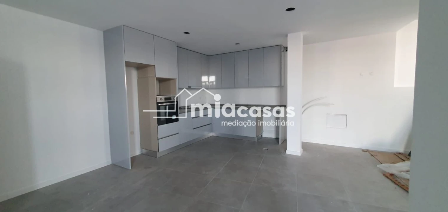 Apartamento T2 para Venda em Luso Foto 3