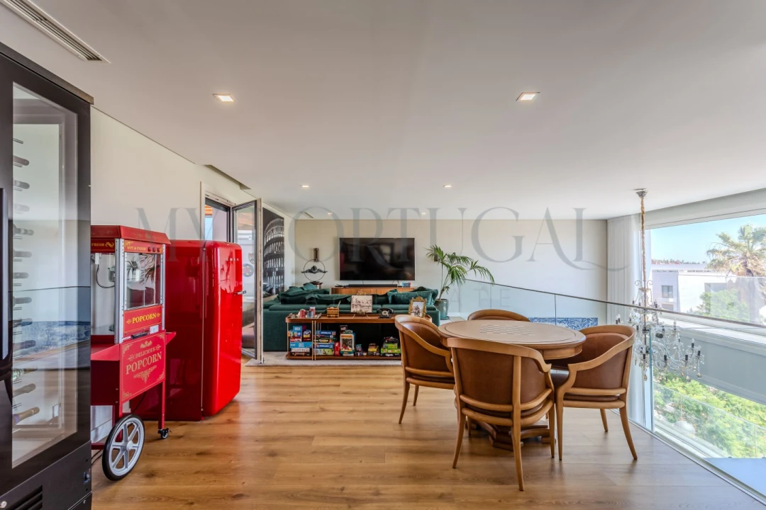 Apartamento T4 para Venda em Porto Salvo Foto 13