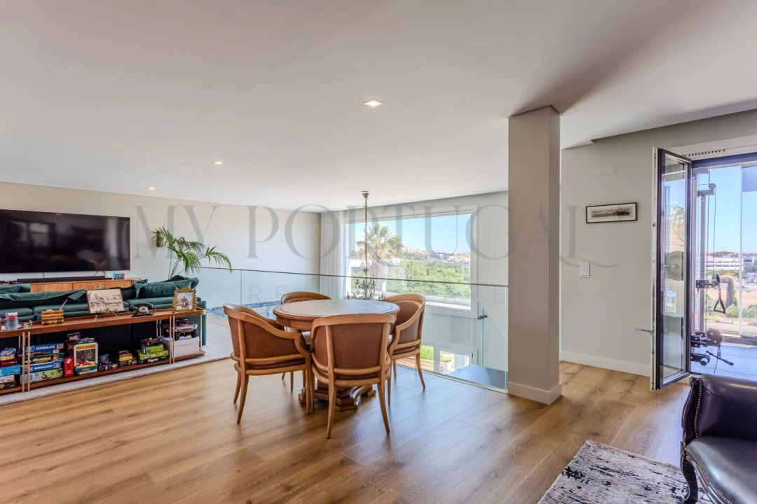 Apartamento T4 para Venda em Porto Salvo Foto 21