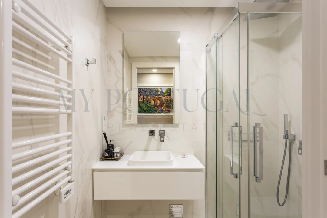 Apartamento T4 para Venda em Porto Salvo Foto 29