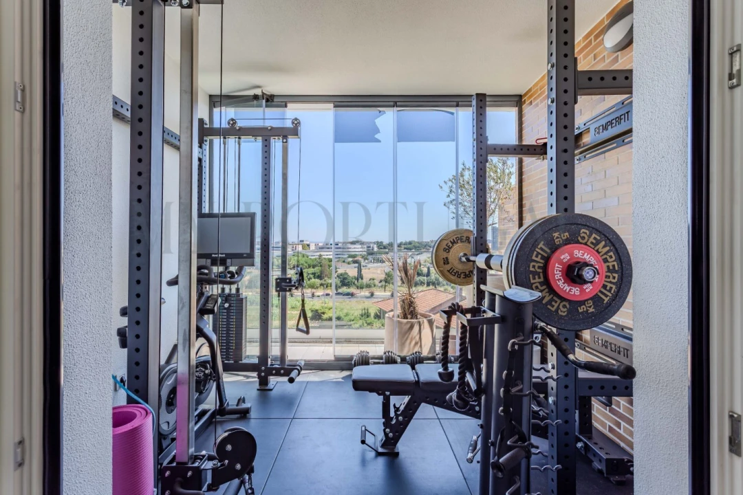 Apartamento T4 para Venda em Porto Salvo Foto 44