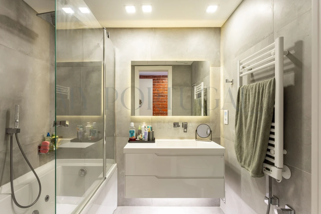 Apartamento T4 para Venda em Porto Salvo Foto 49