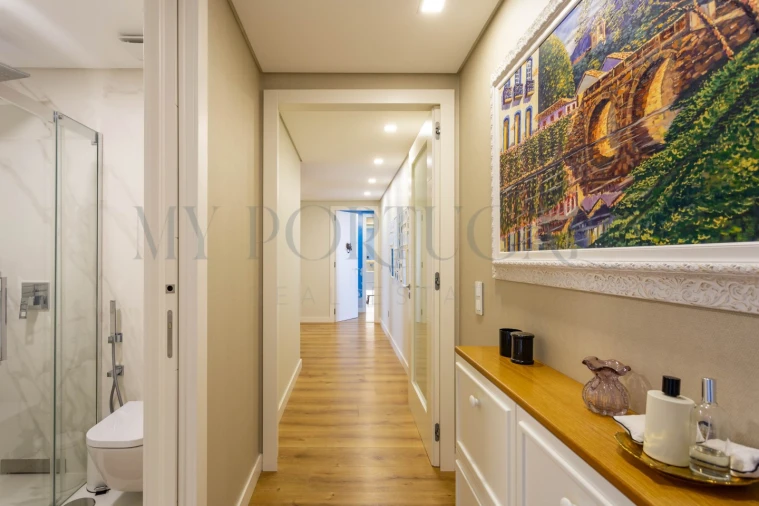 Apartamento T4 para Venda em Porto Salvo Foto 12