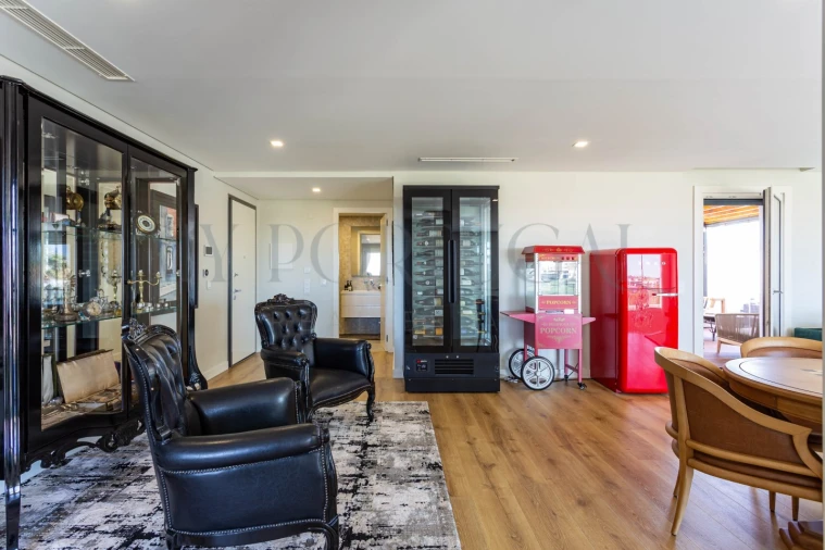 Apartamento T4 para Venda em Porto Salvo Foto 20