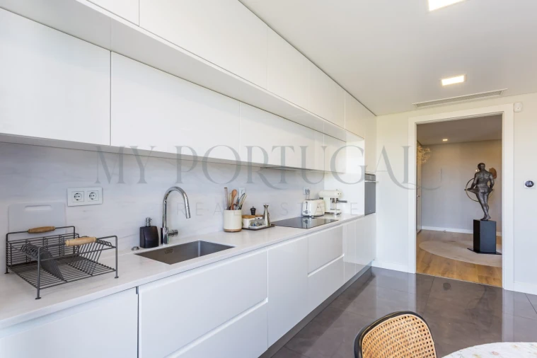 Apartamento T4 para Venda em Porto Salvo Foto 23