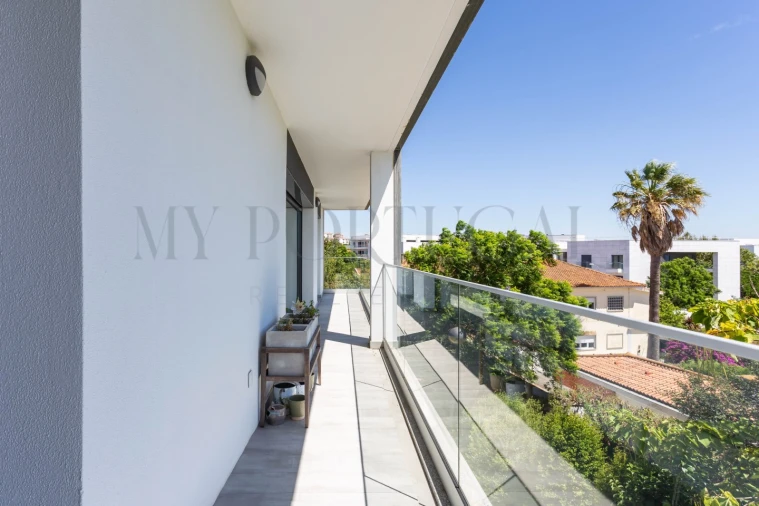 Apartamento T4 para Venda em Porto Salvo Foto 28