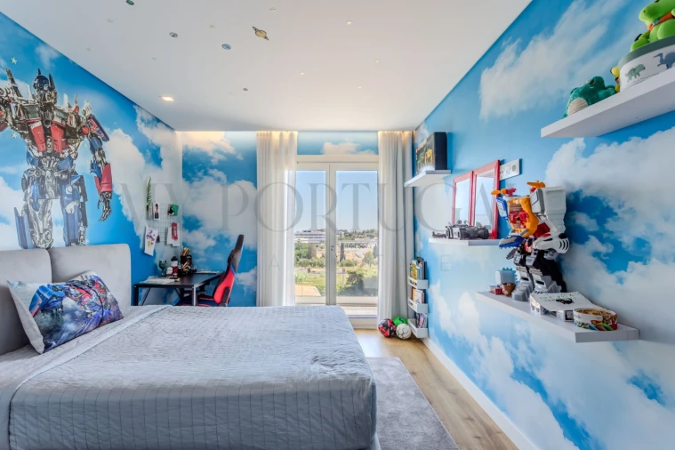 Apartamento T4 para Venda em Porto Salvo Foto 37