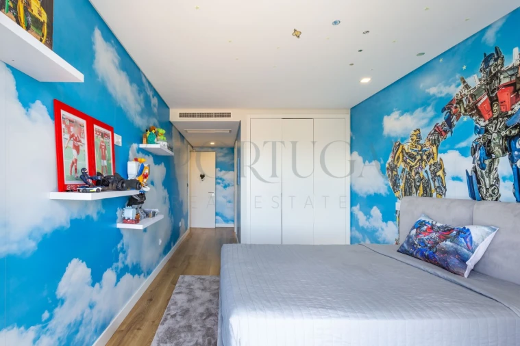 Apartamento T4 para Venda em Porto Salvo Foto 38