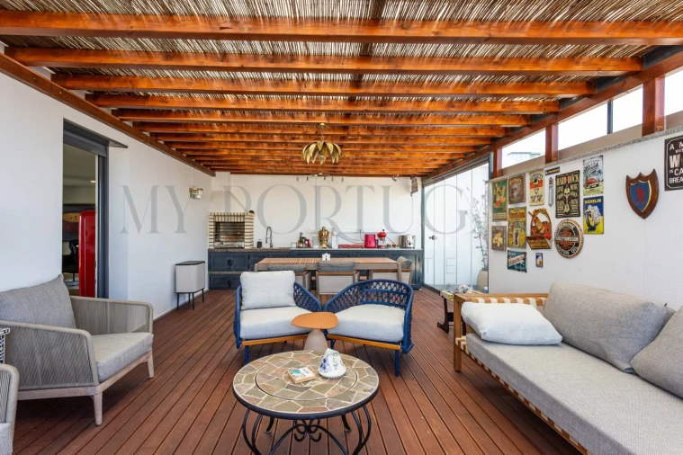 Apartamento T4 para Venda em Porto Salvo Foto 43