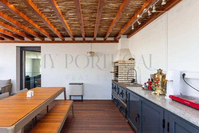 Apartamento T4 para Venda em Porto Salvo Foto 4
