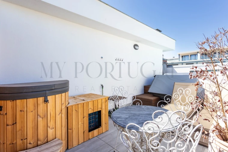 Apartamento T4 para Venda em Porto Salvo Foto 47