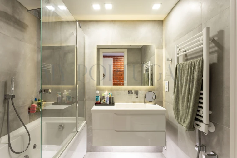 Apartamento T4 para Venda em Porto Salvo Foto 49