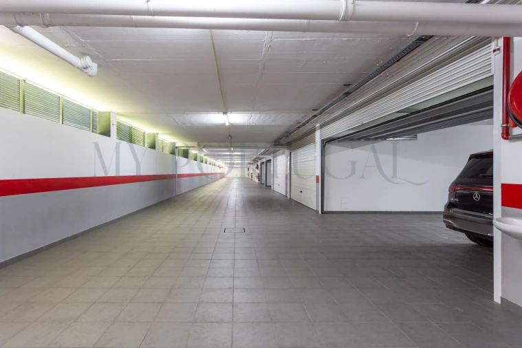 Apartamento T4 para Venda em Porto Salvo Foto 55