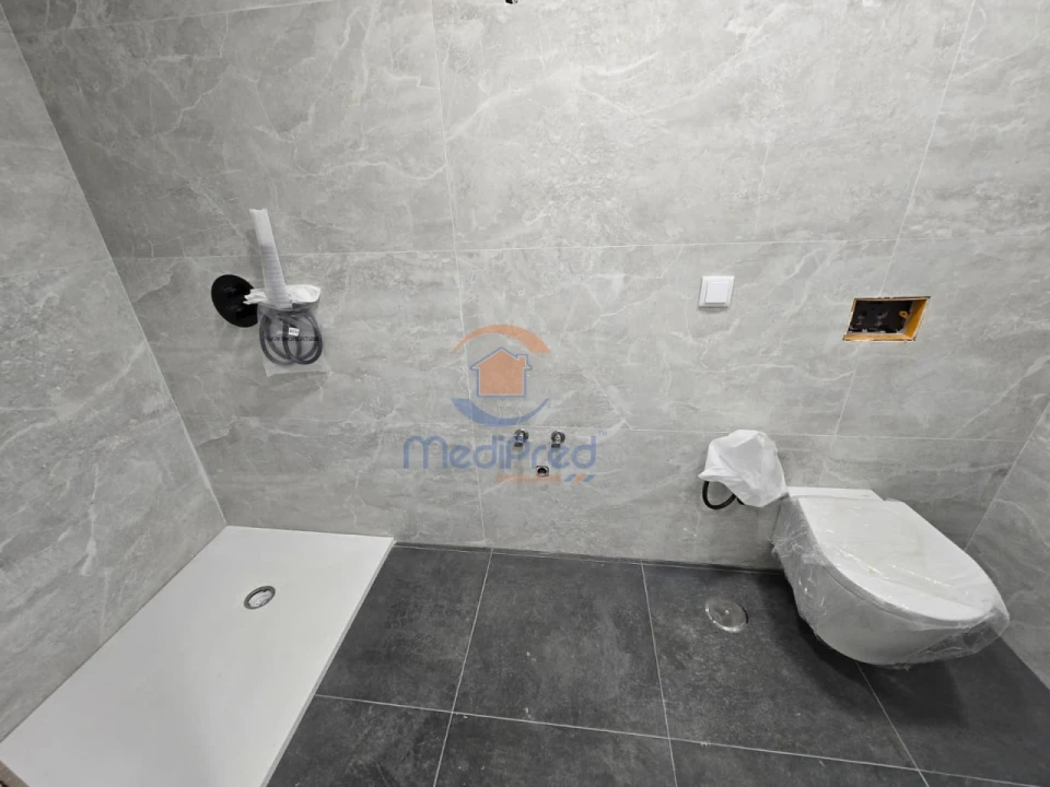 Moradia T5 para Venda em Pontinha e Famões Foto 27