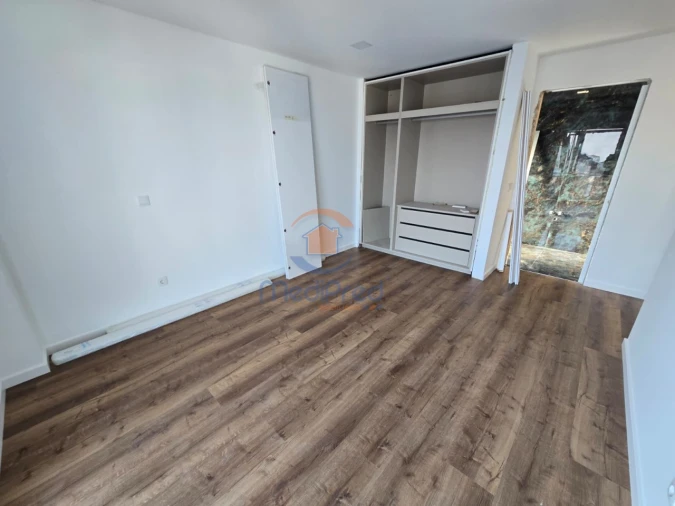 Moradia T5 para Venda em Pontinha e Famões Foto 10