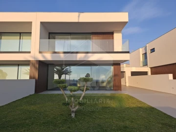 Moradia T4 para Venda em Esposende, Marinhas e Gandra