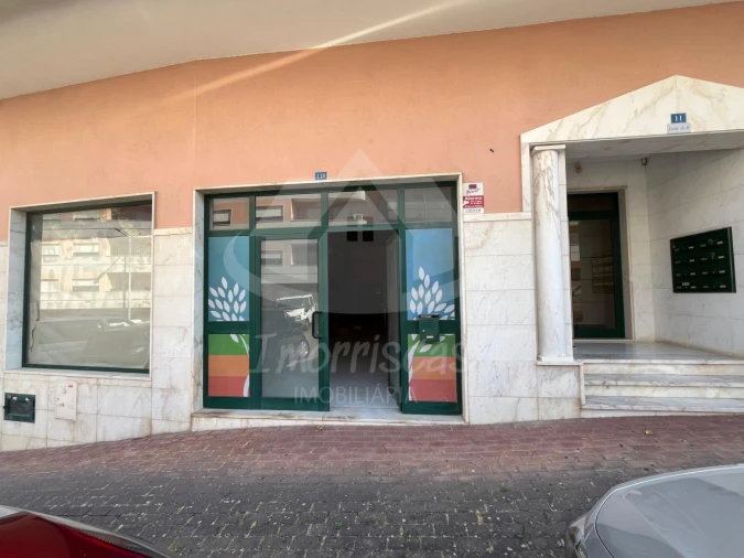 Loja para Venda em Póvoa de Santa Iria e Forte da Casa