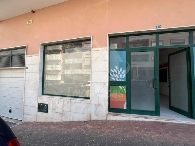 Loja para Venda em Póvoa de Santa Iria e Forte da Casa Foto 2