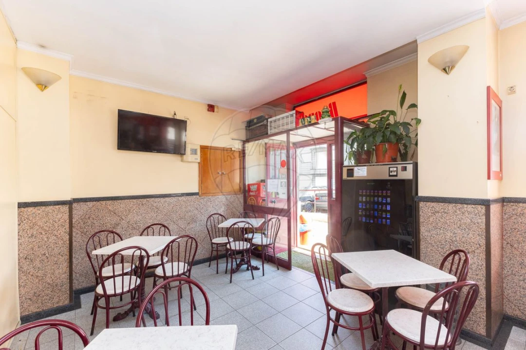 Negócio para Venda em Santa Marinha e São Pedro da Afurada Foto 6